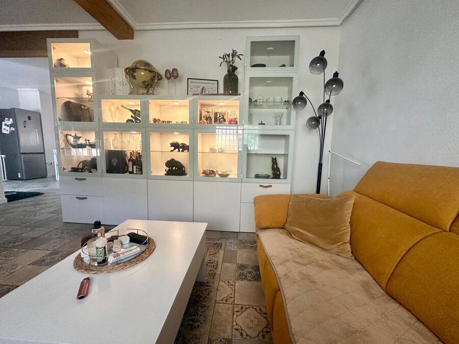 Villa for Sale in Algorfa