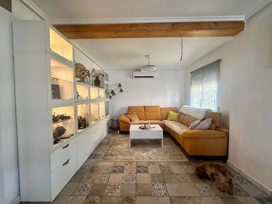 Villa for Sale in Algorfa