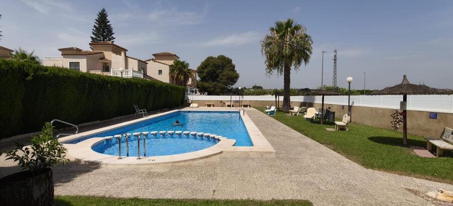 Villa for Sale in Algorfa