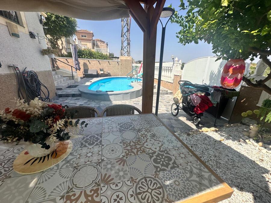 Villa for Sale in Algorfa