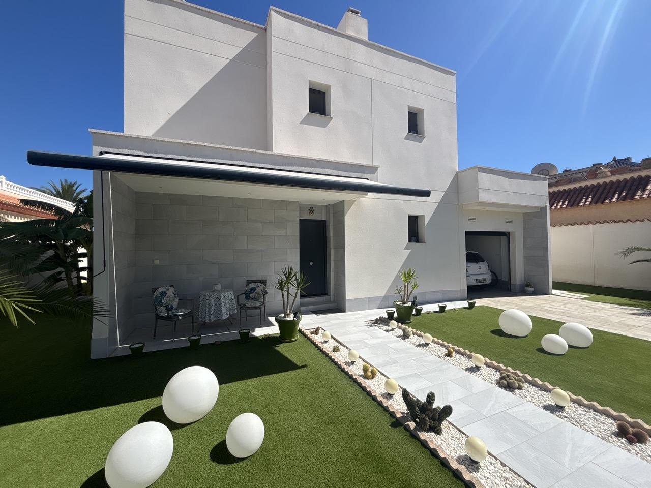 Villa for Sale in Cartagena