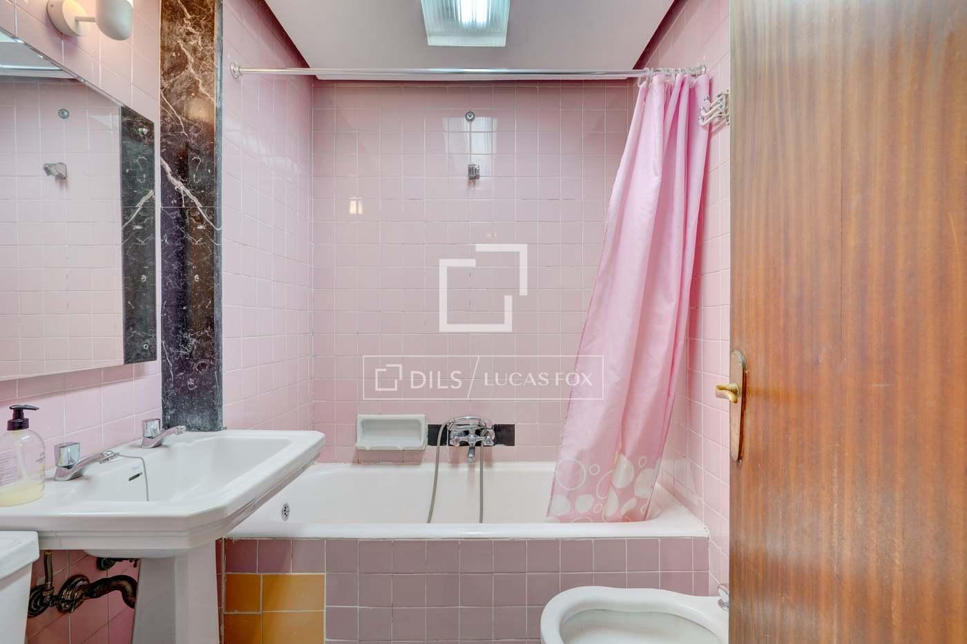Apartment for Sale in San Sebastián