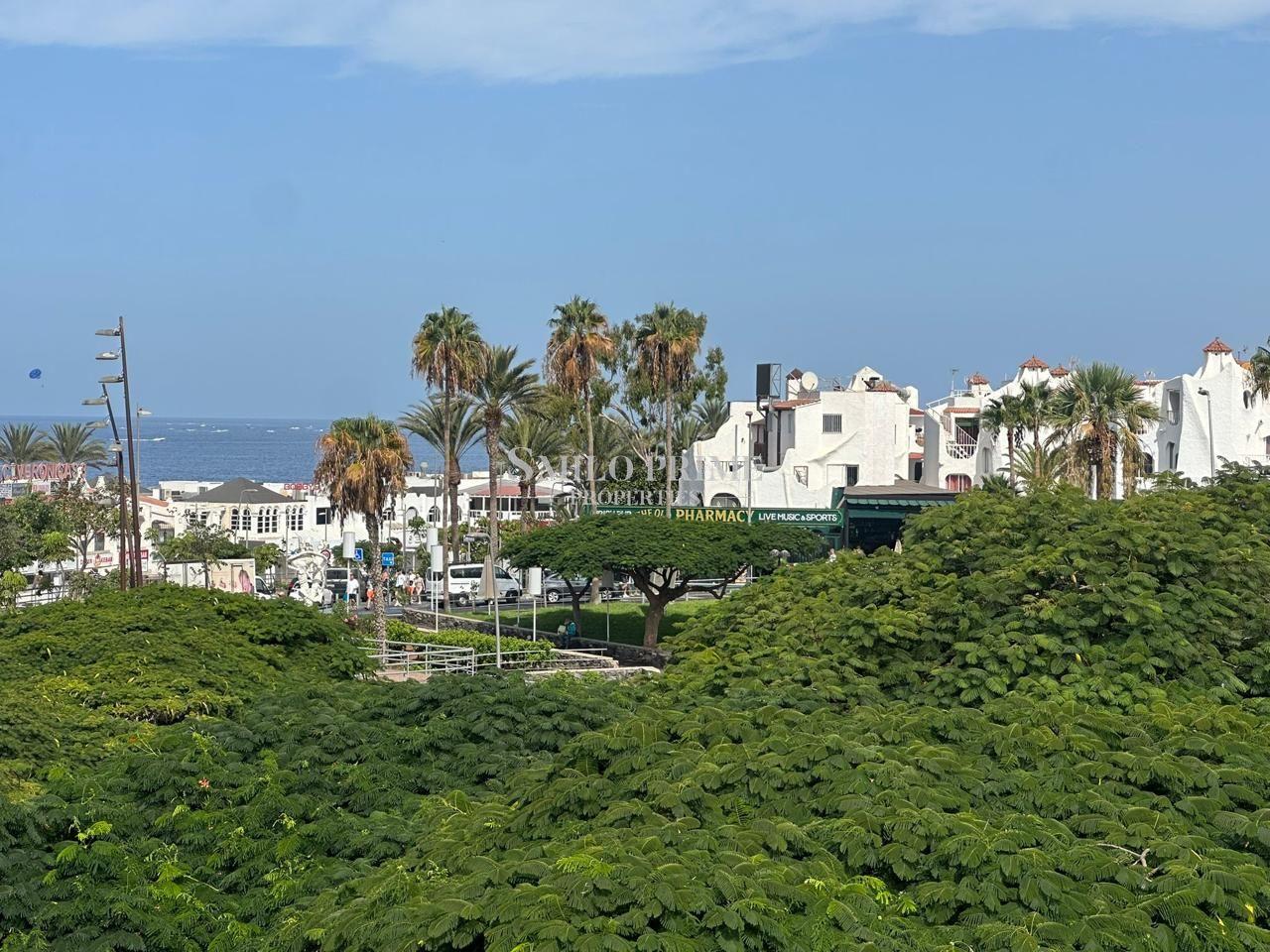 Flat for Sale in Arona