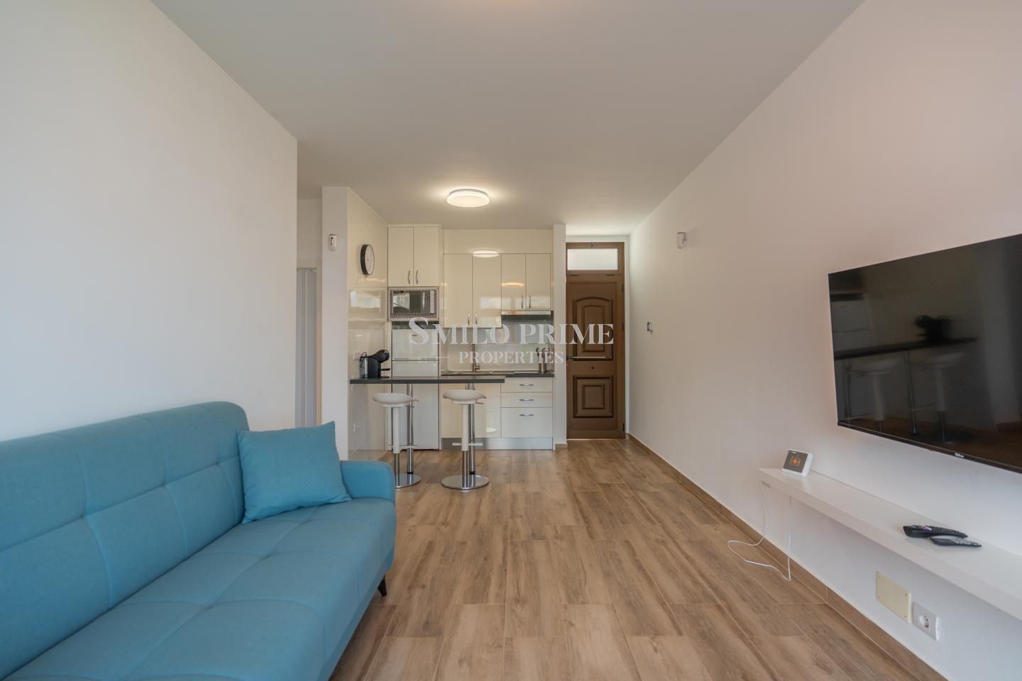 Flat for Sale in Arona