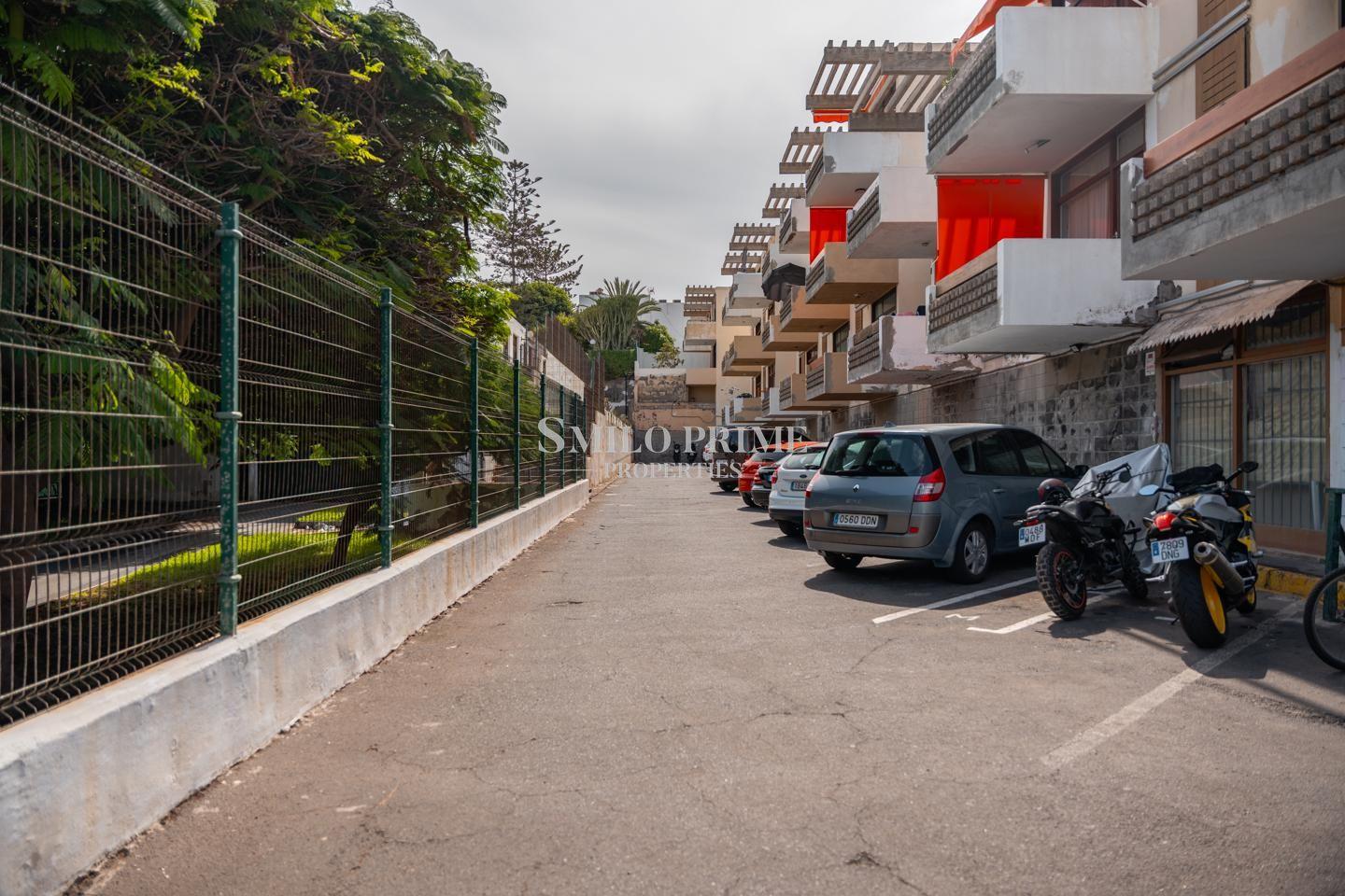 Flat for Sale in Arona