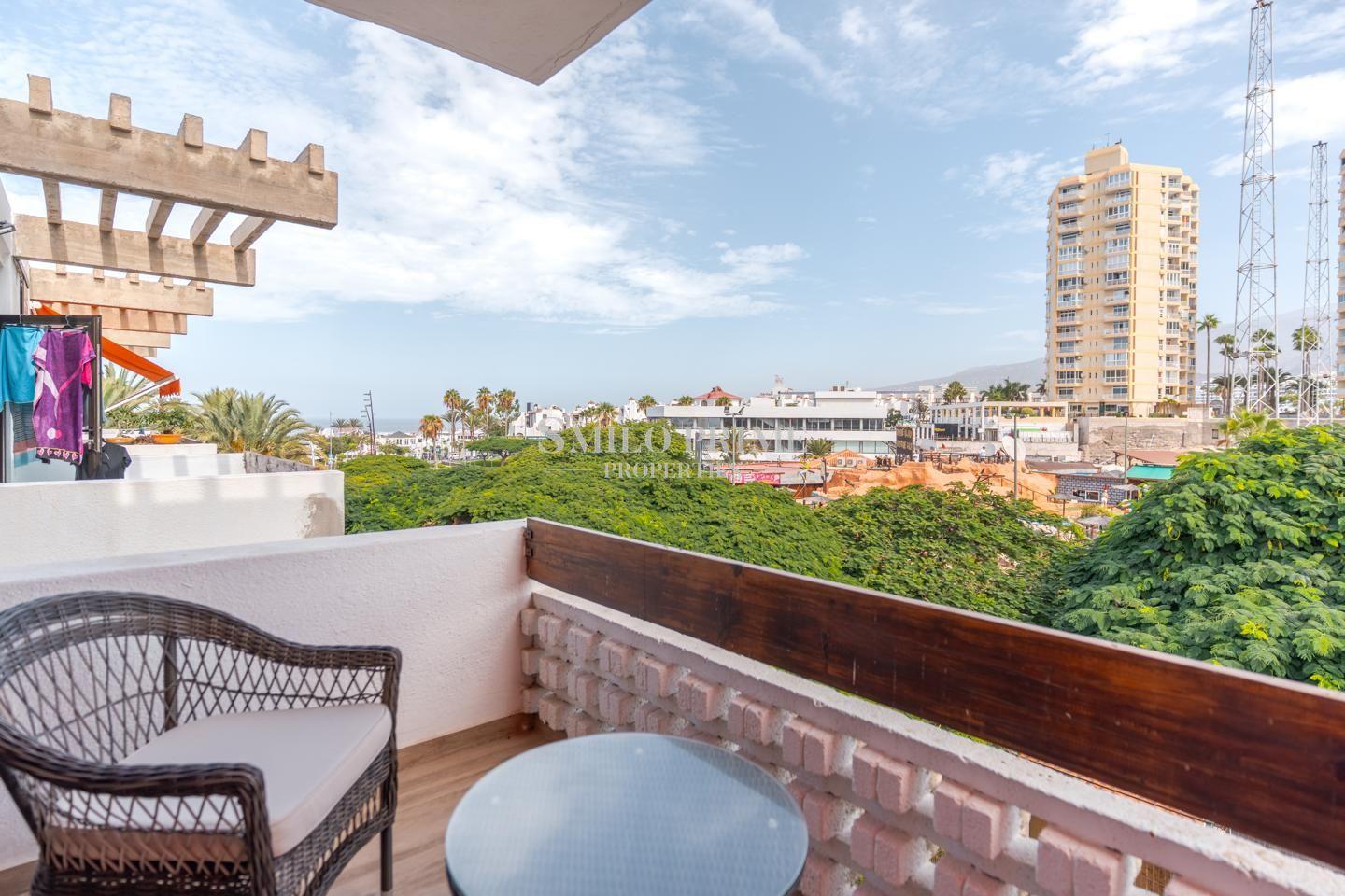 Flat for Sale in Arona