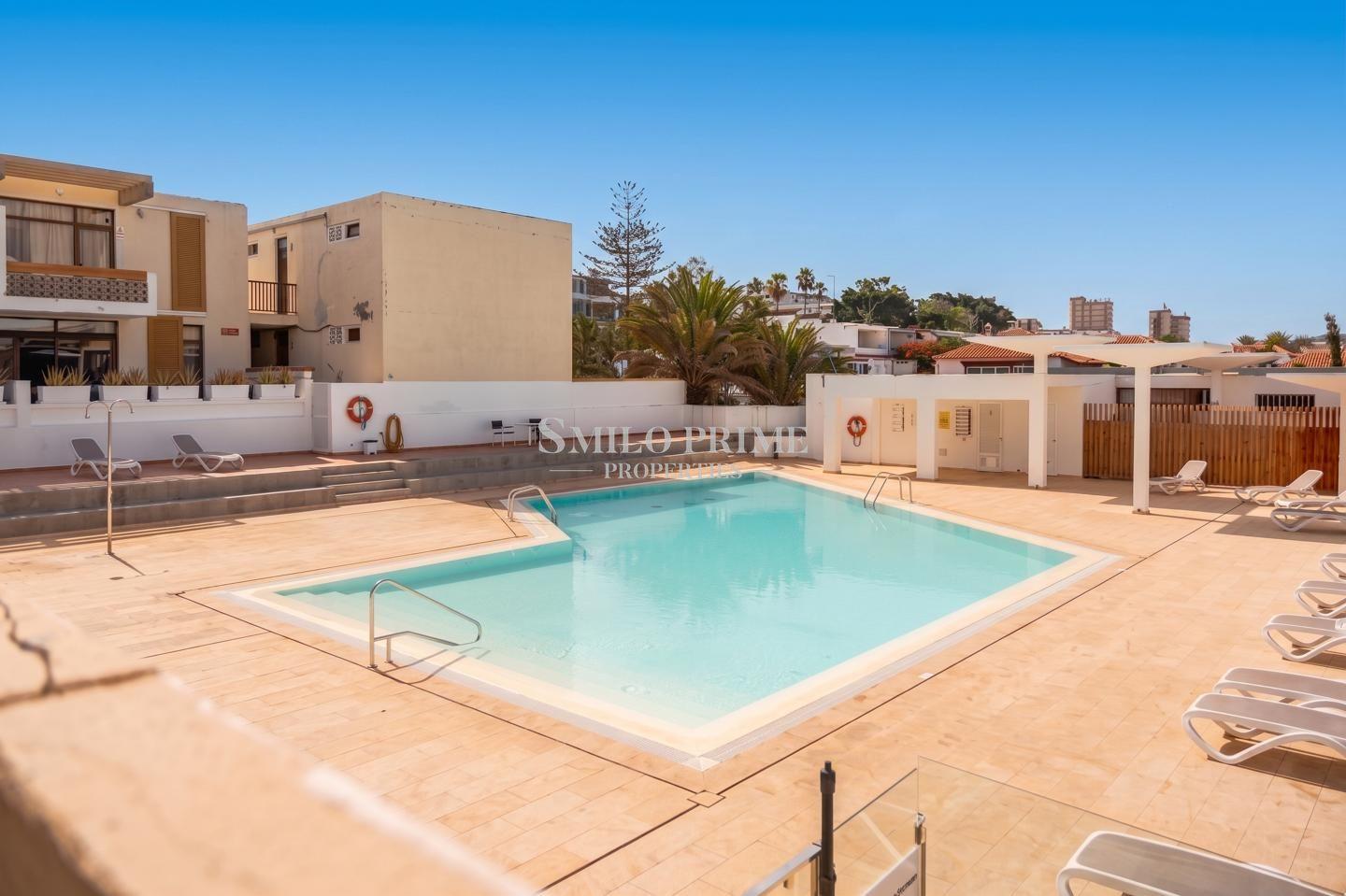 Flat for Sale in Arona