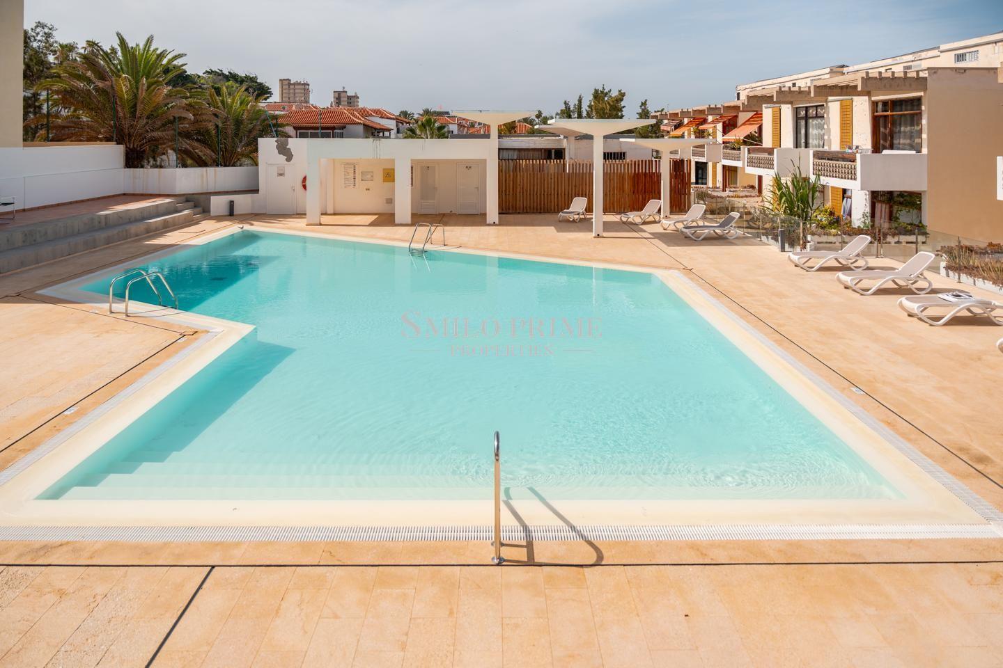 Flat for Sale in Arona