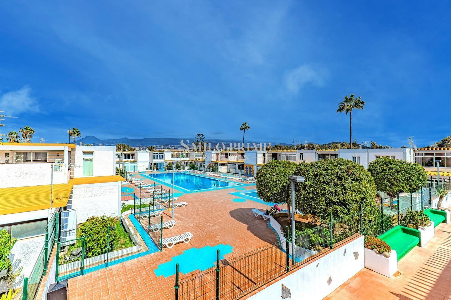 Flat for Sale in Arona