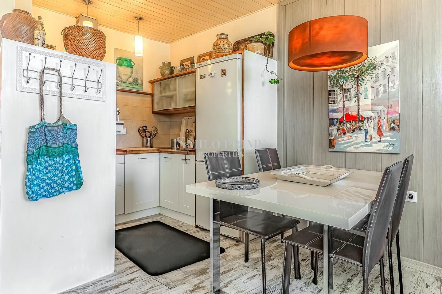 Flat for Sale in Arona