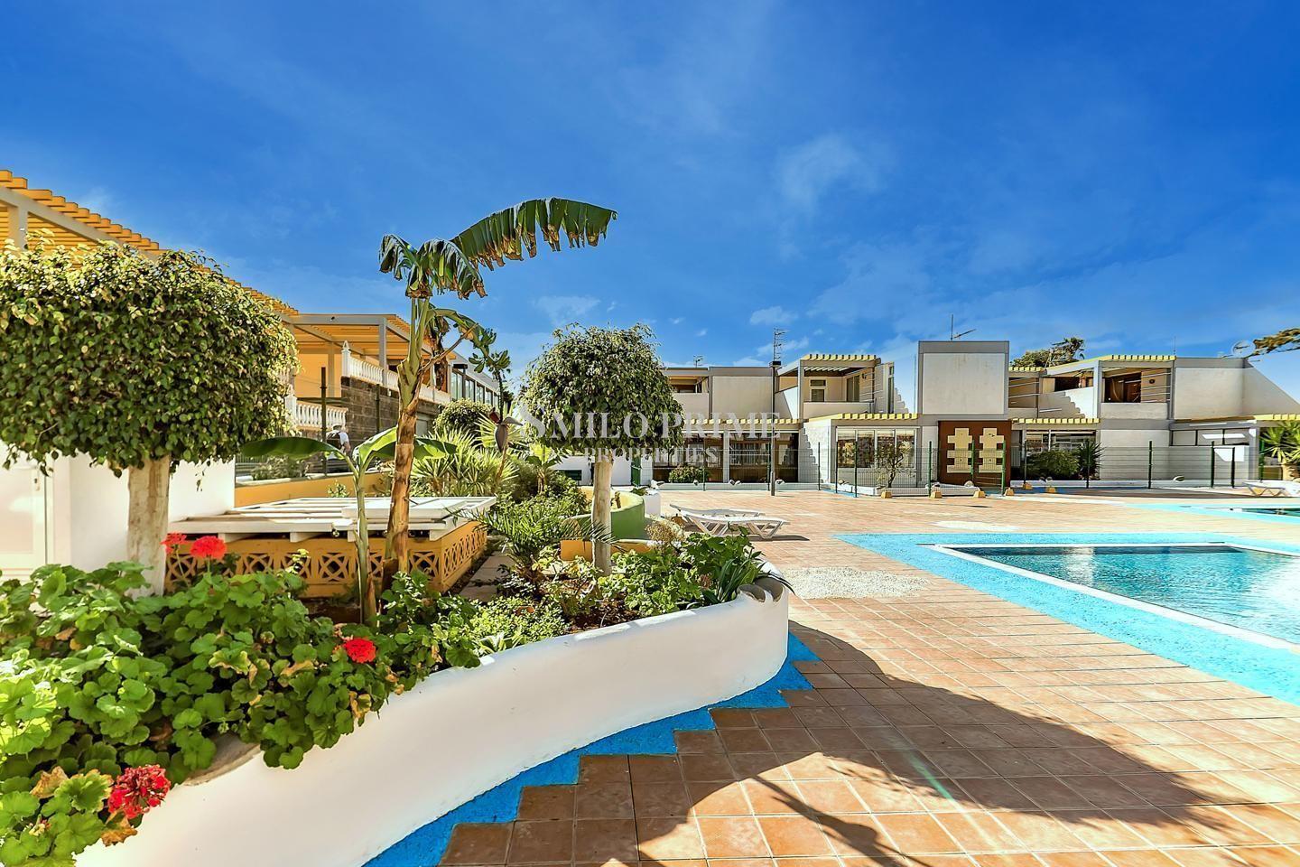 Flat for Sale in Arona