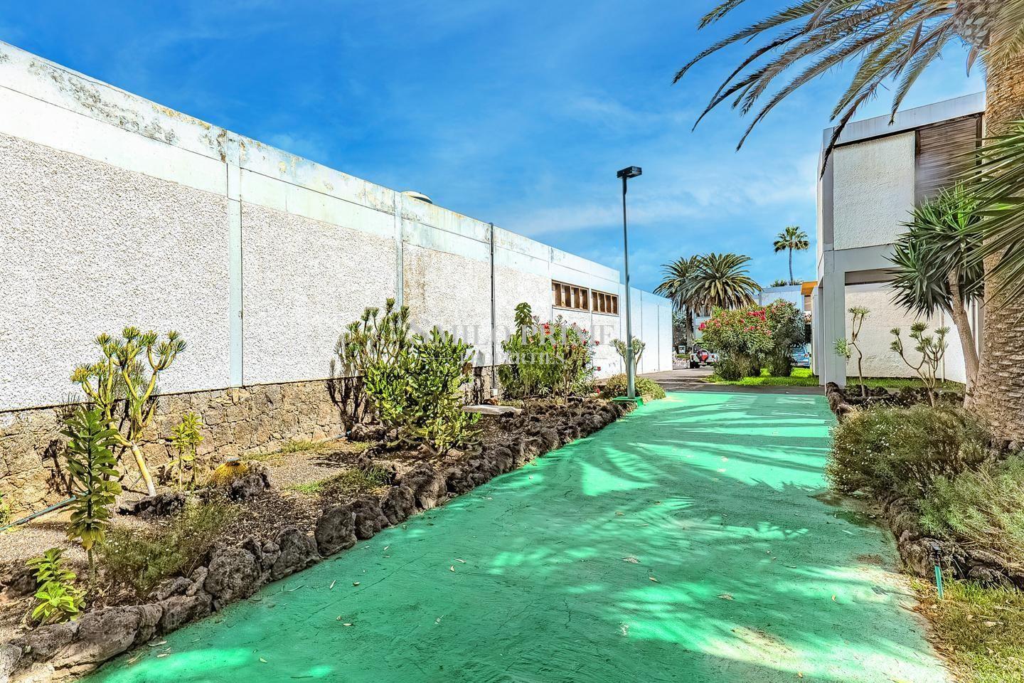 Flat for Sale in Arona