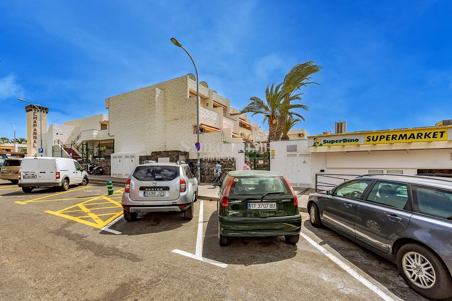 Flat for Sale in Arona