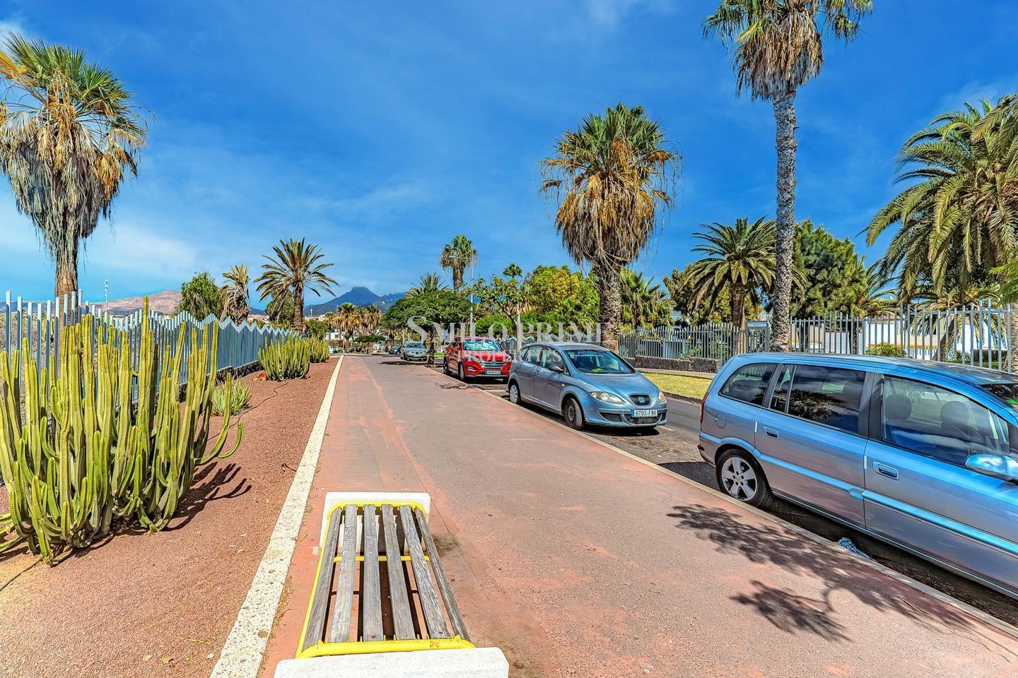 Flat for Sale in Arona