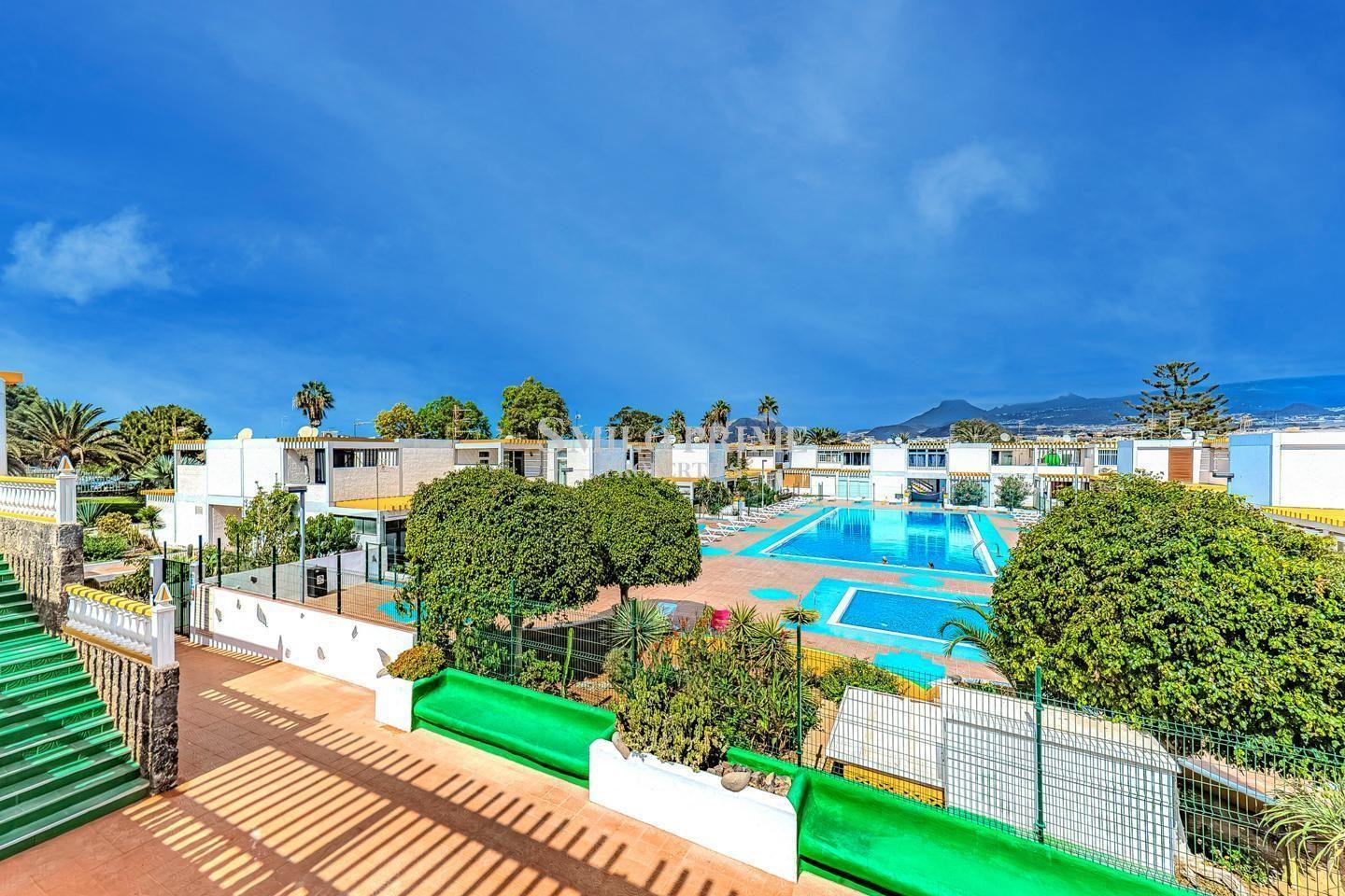Flat for Sale in Arona