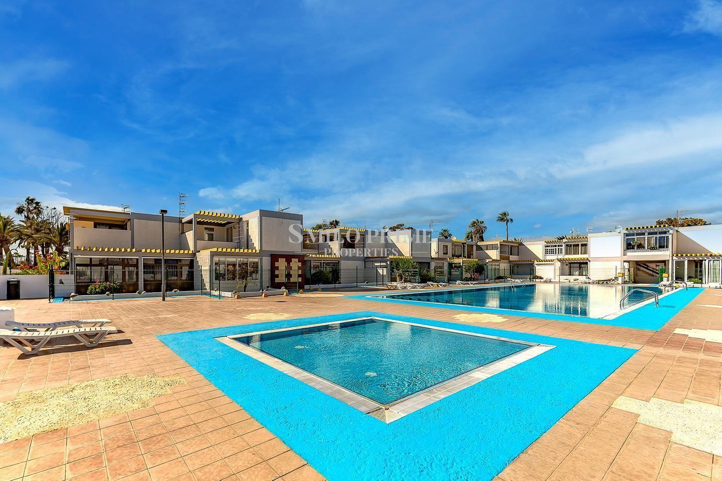 Flat for Sale in Arona