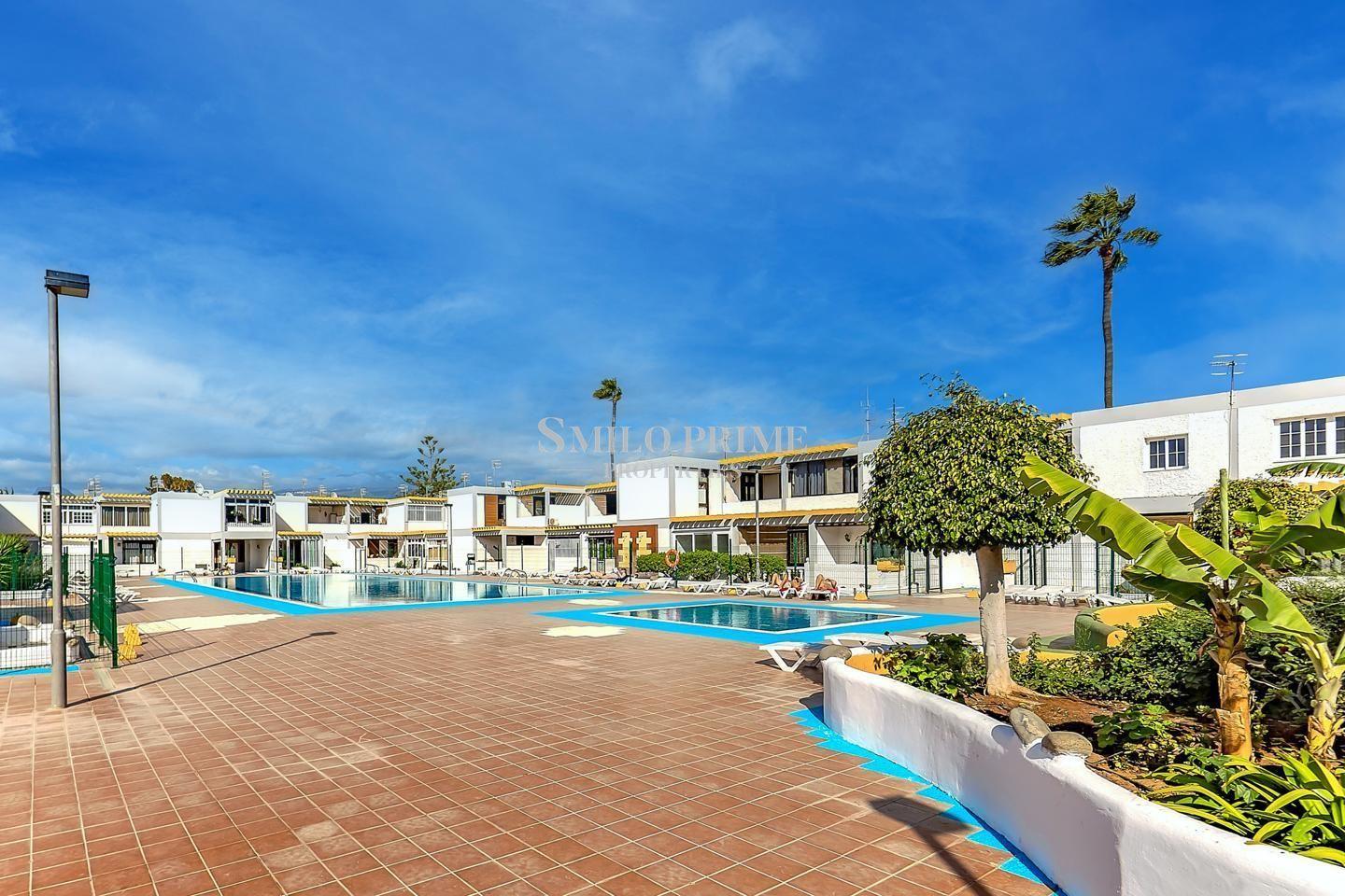 Flat for Sale in Arona