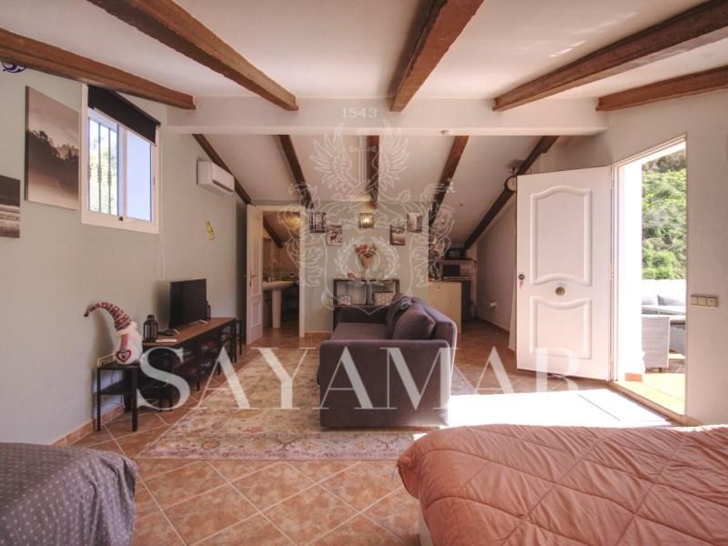 Villa for Sale in Sayalonga