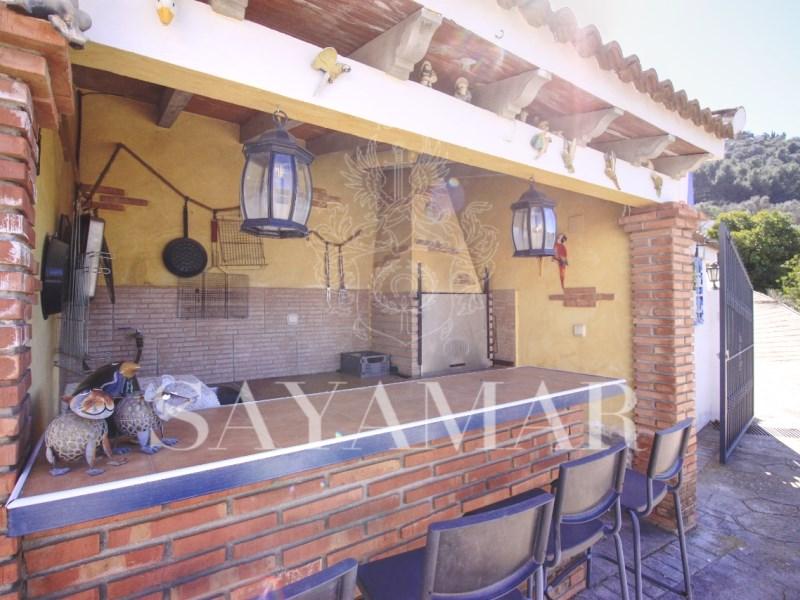 Villa for Sale in Sayalonga