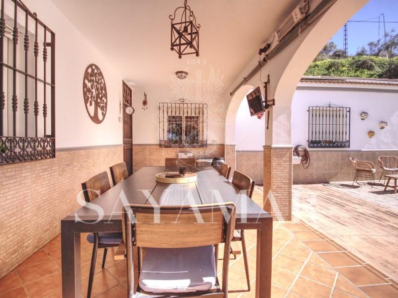 Villa for Sale in Sayalonga