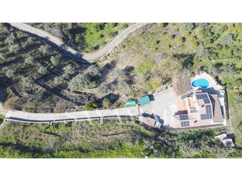 Villa for Sale in Sayalonga