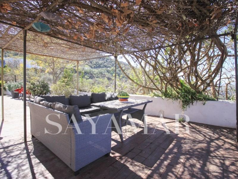 Villa for Sale in Sayalonga