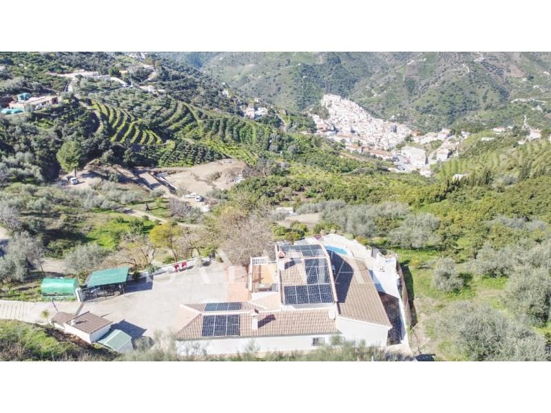 Villa for Sale in Sayalonga