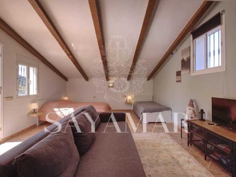 Villa for Sale in Sayalonga