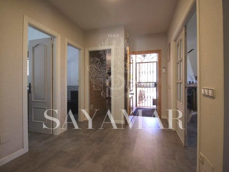Villa for Sale in Sayalonga