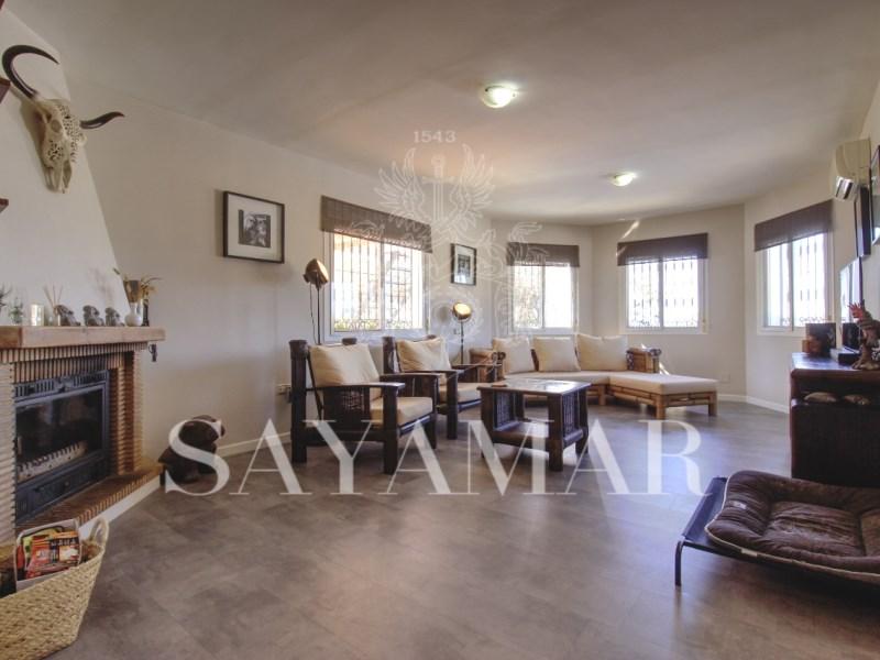 Villa for Sale in Sayalonga