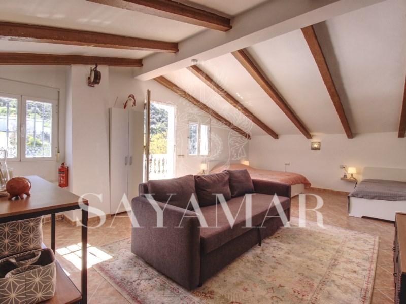 Villa for Sale in Sayalonga
