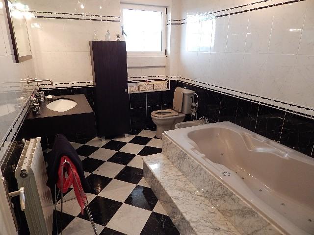Chalet for Sale in Santa Cruz de Bezana