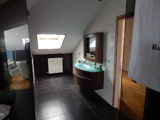 Chalet for Sale in Santa Cruz de Bezana