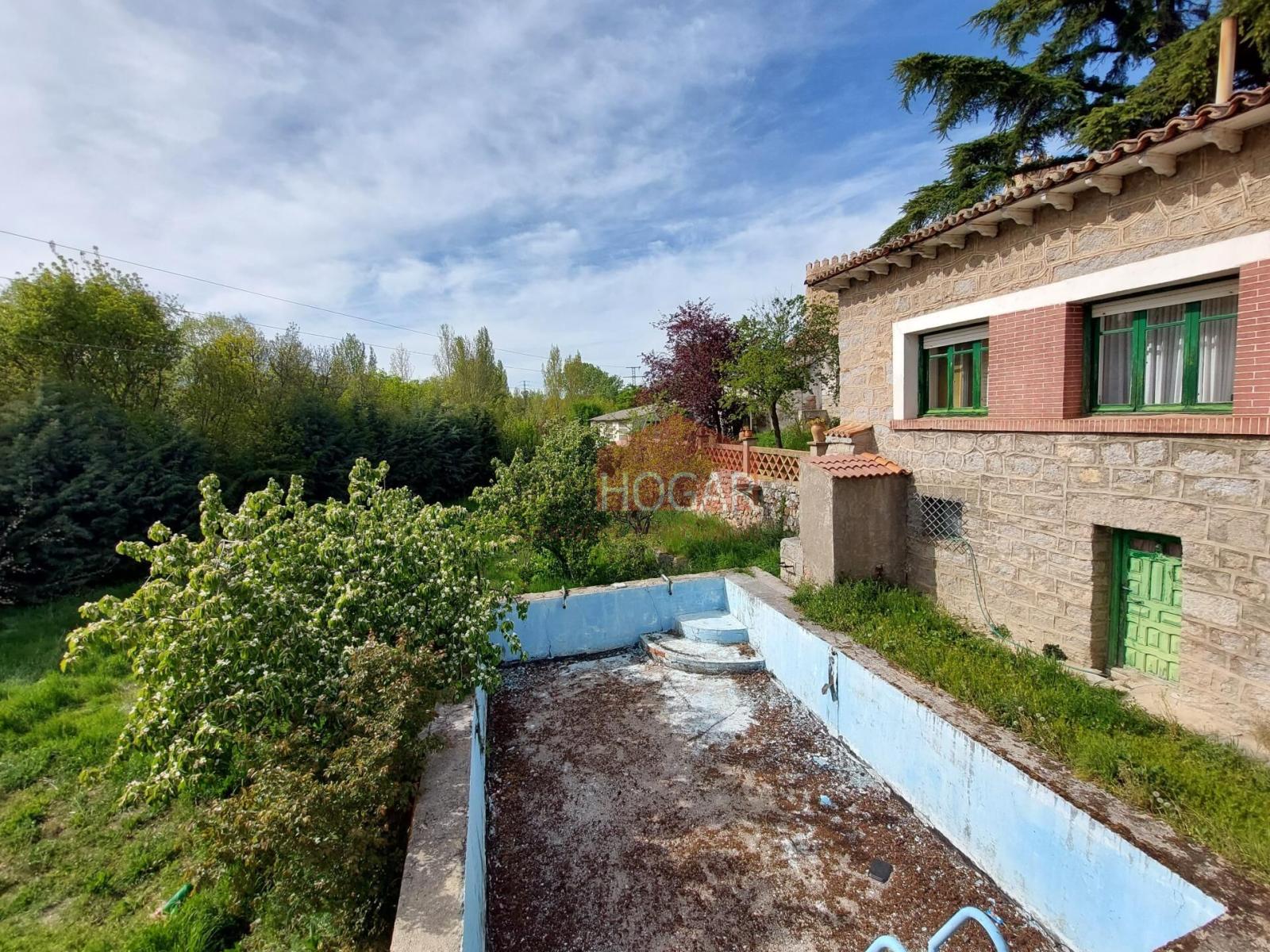 Chalet for Sale in Ávila