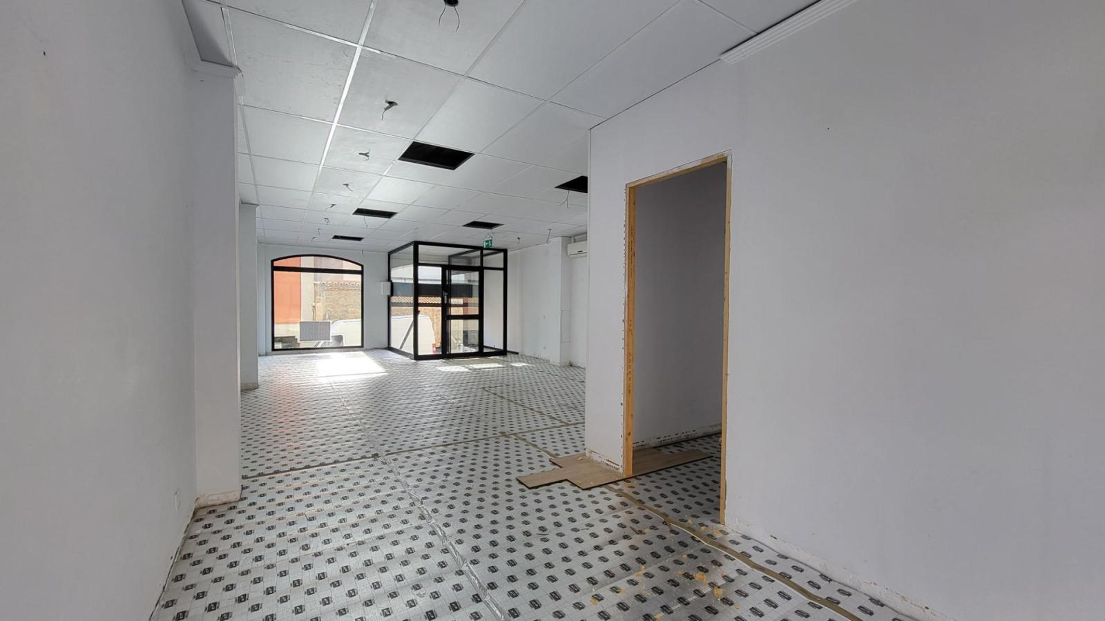 Premise for Rent in Ávila