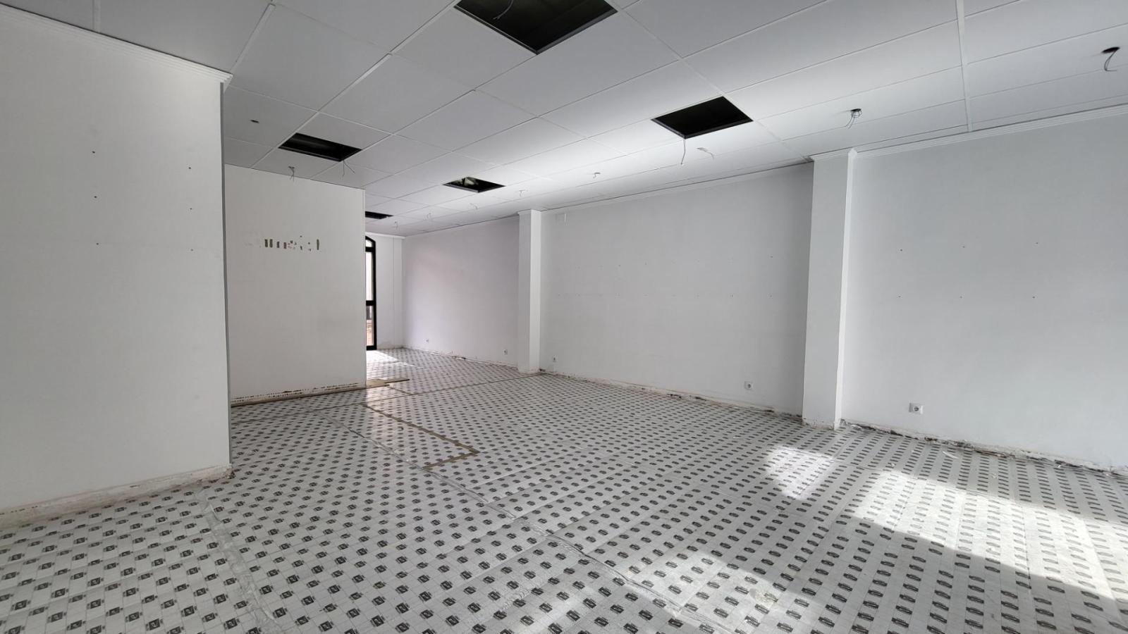Premise for Rent in Ávila