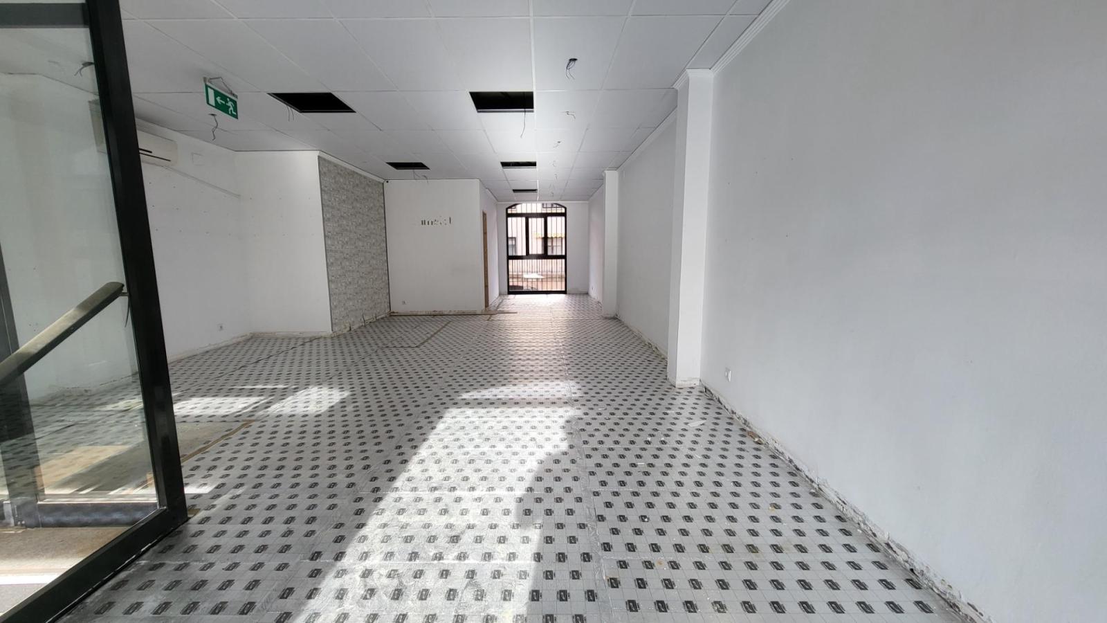 Premise for Rent in Ávila