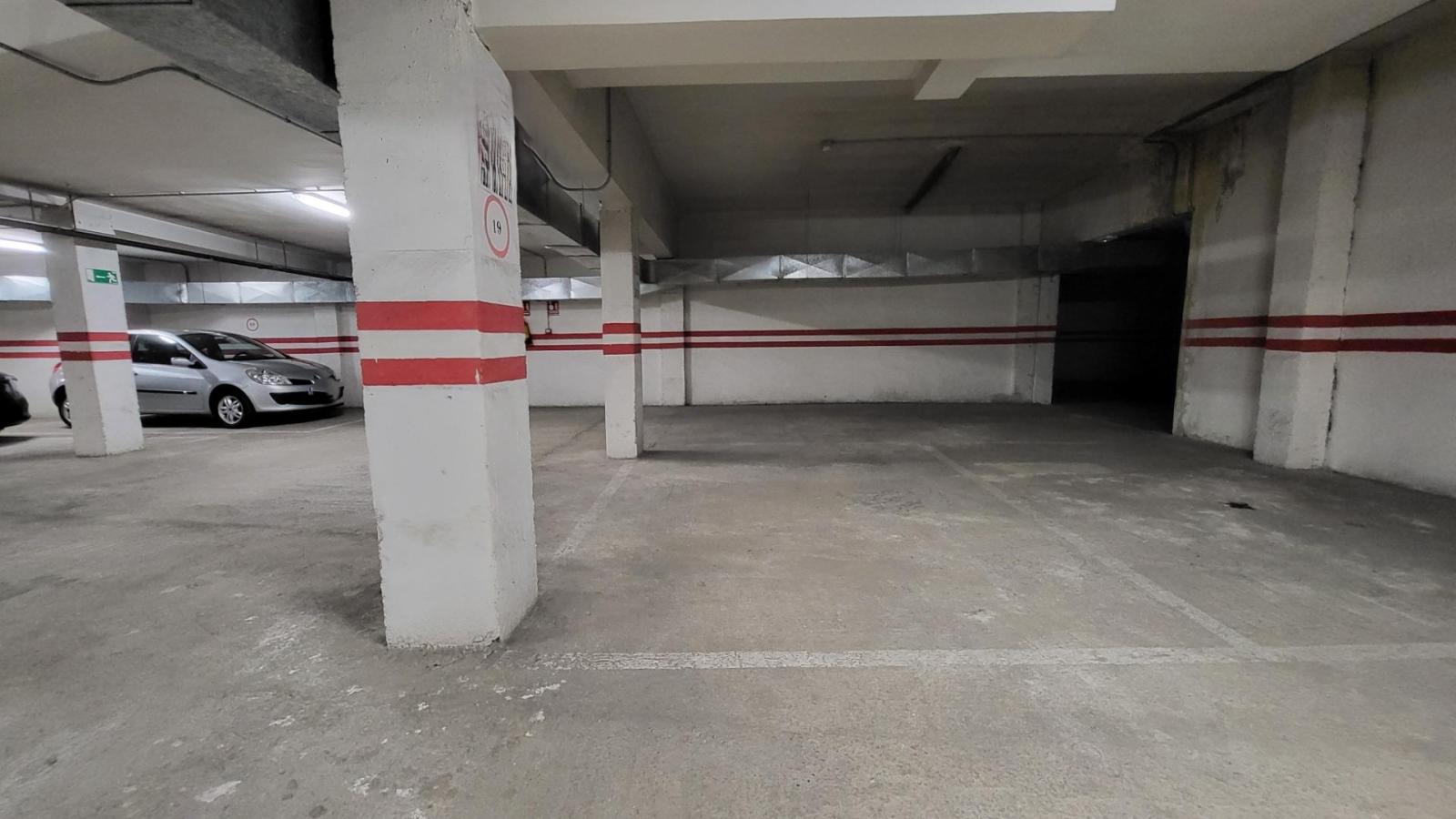 Garage for Sale in Ávila
