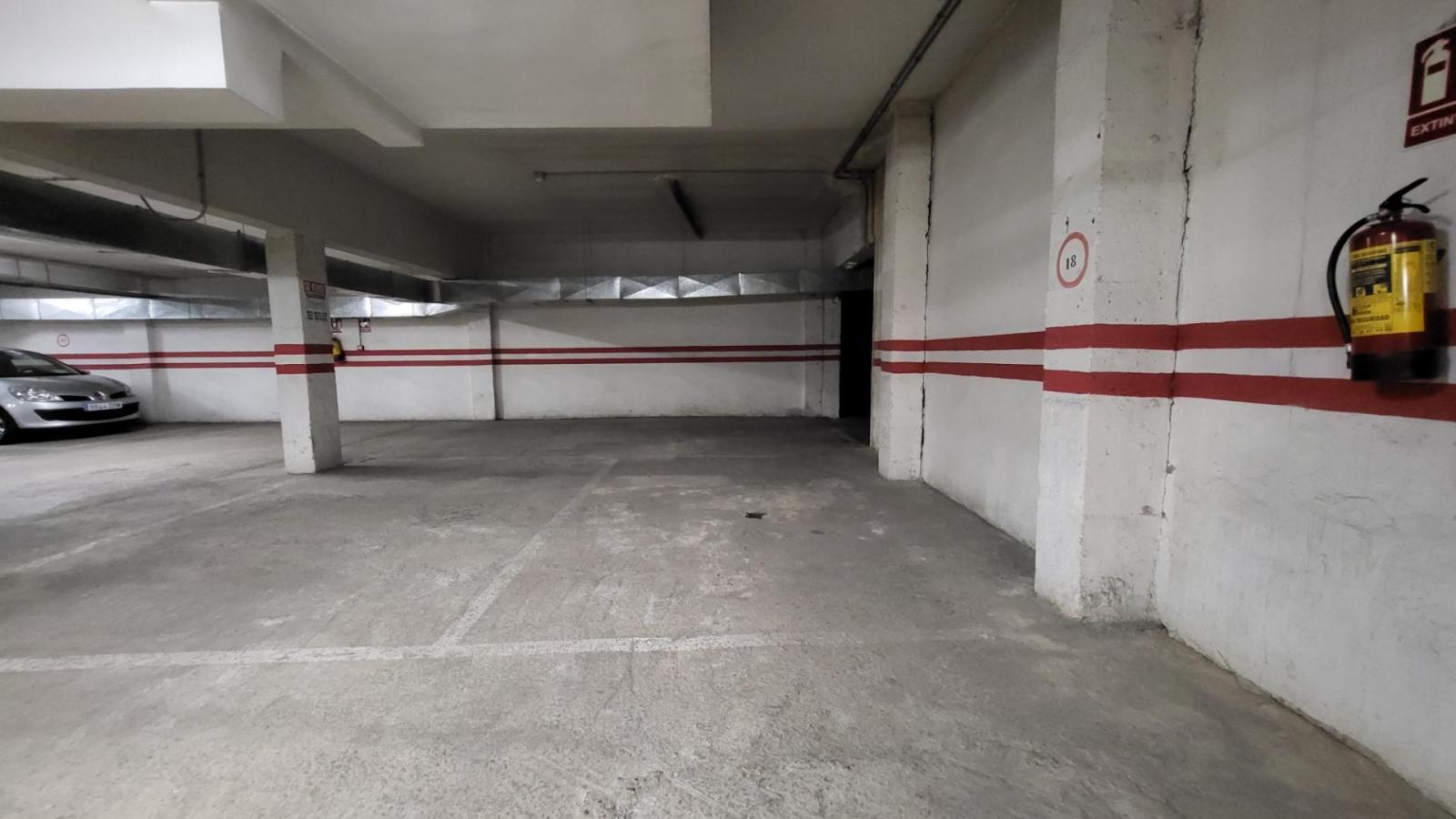 Garage for Sale in Ávila
