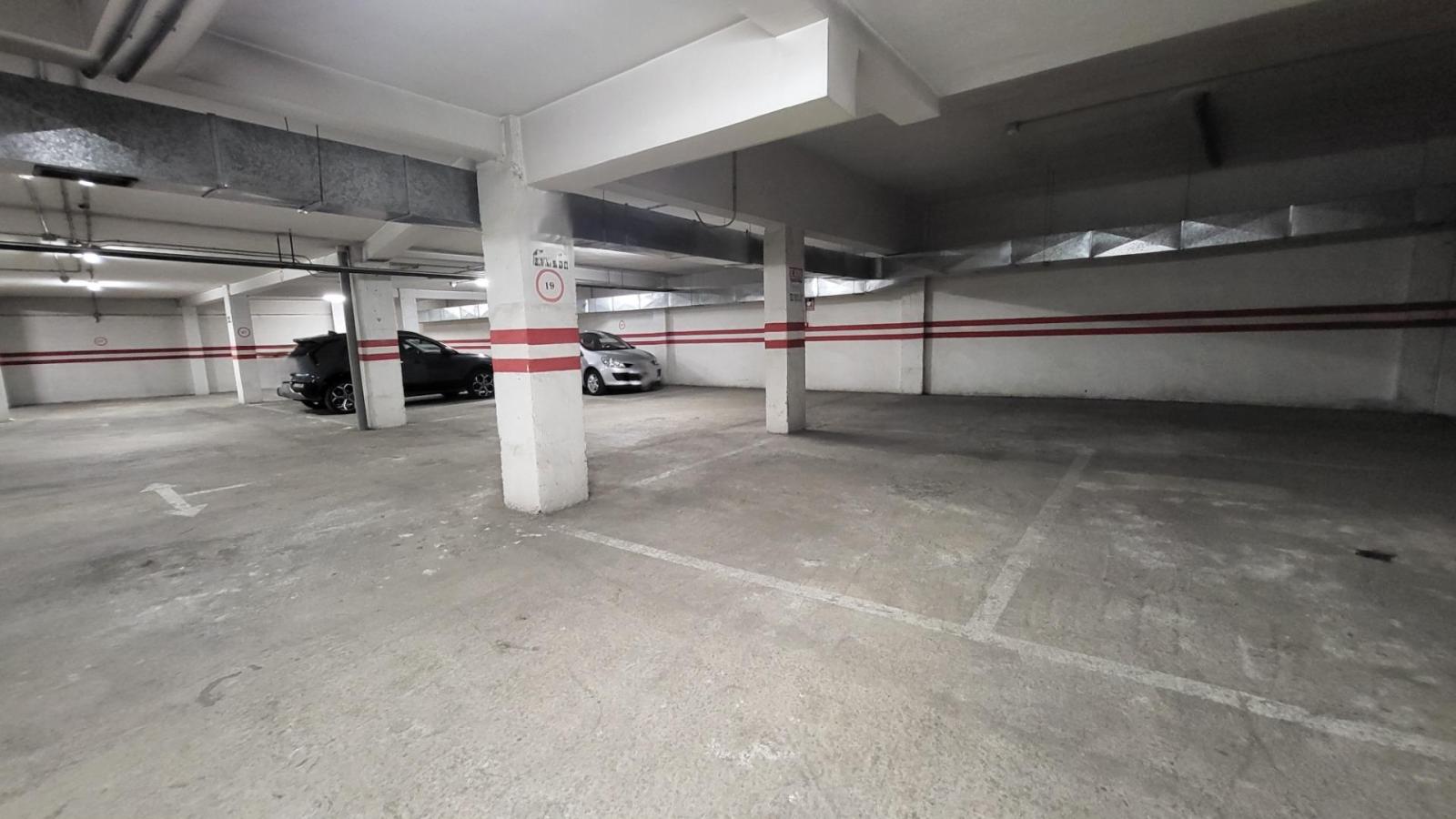 Garage for Sale in Ávila