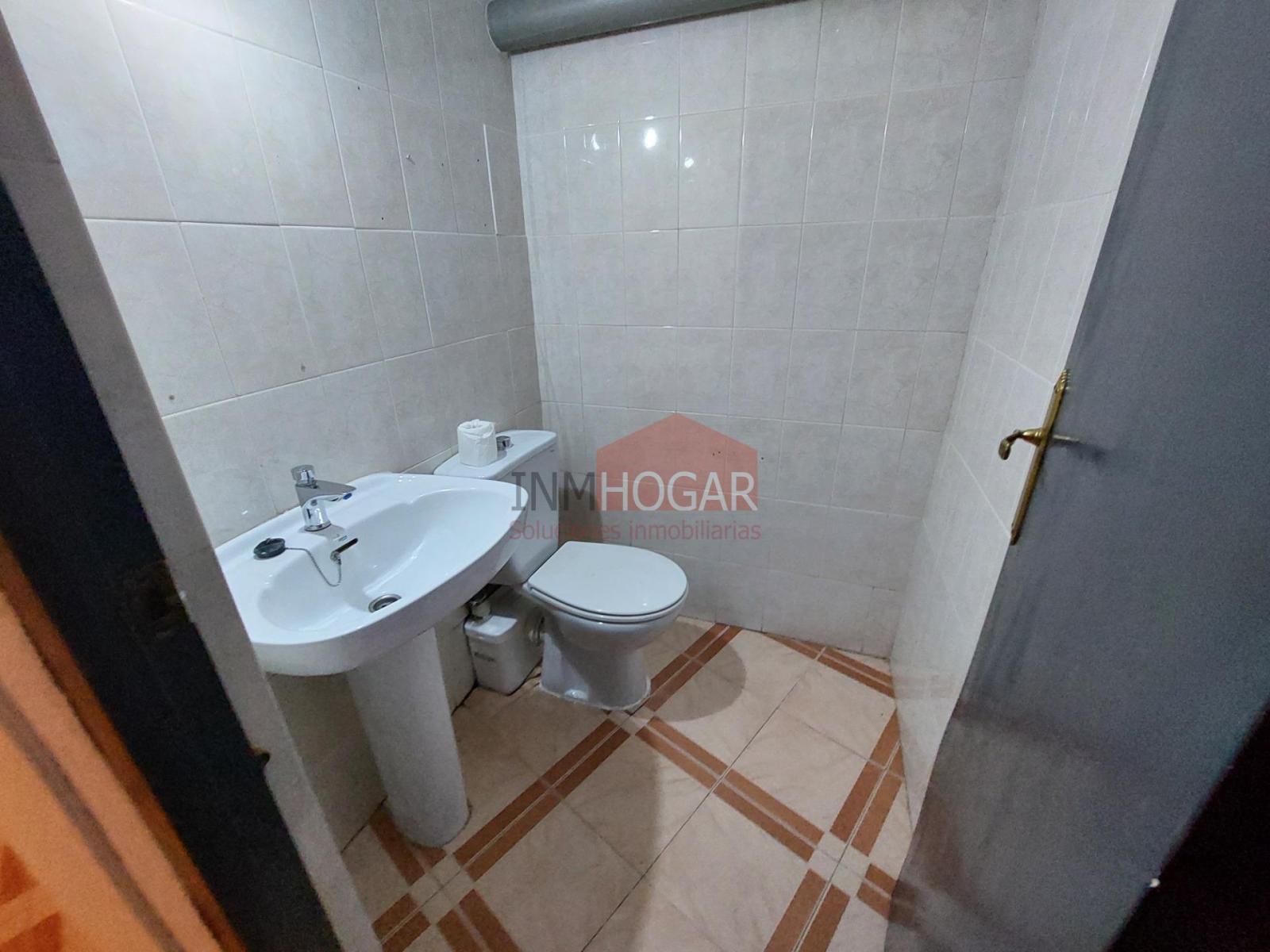 Premise for Rent in Ávila