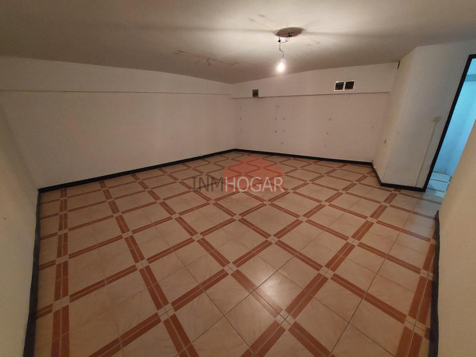 Premise for Rent in Ávila