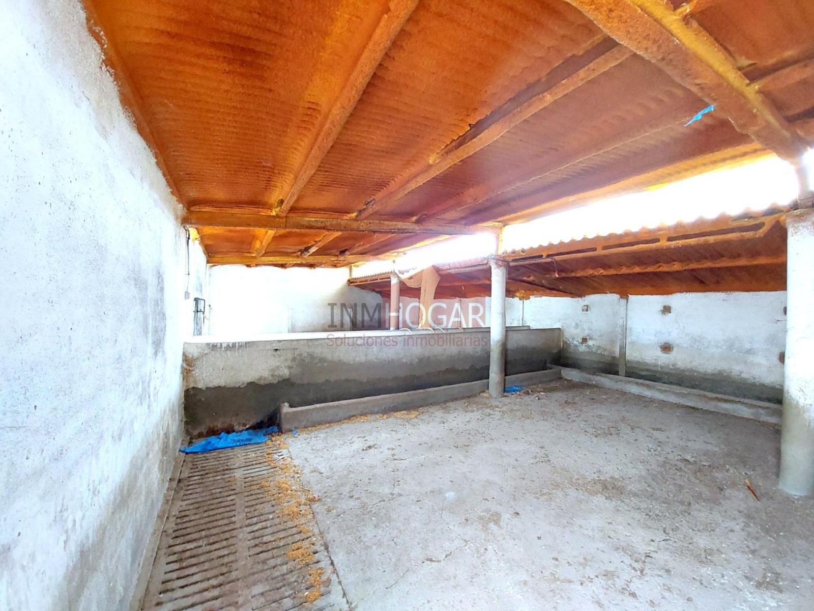 Nave en Venta en Adanero