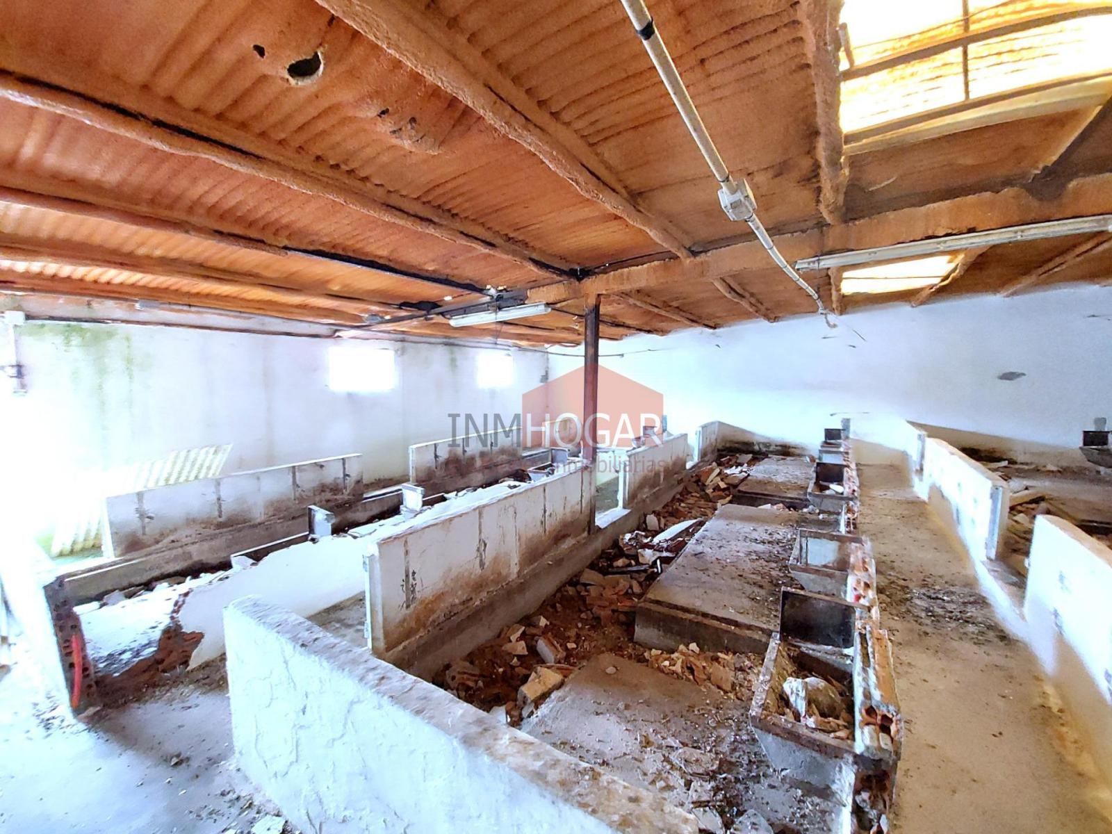 Nave en Venta en Adanero