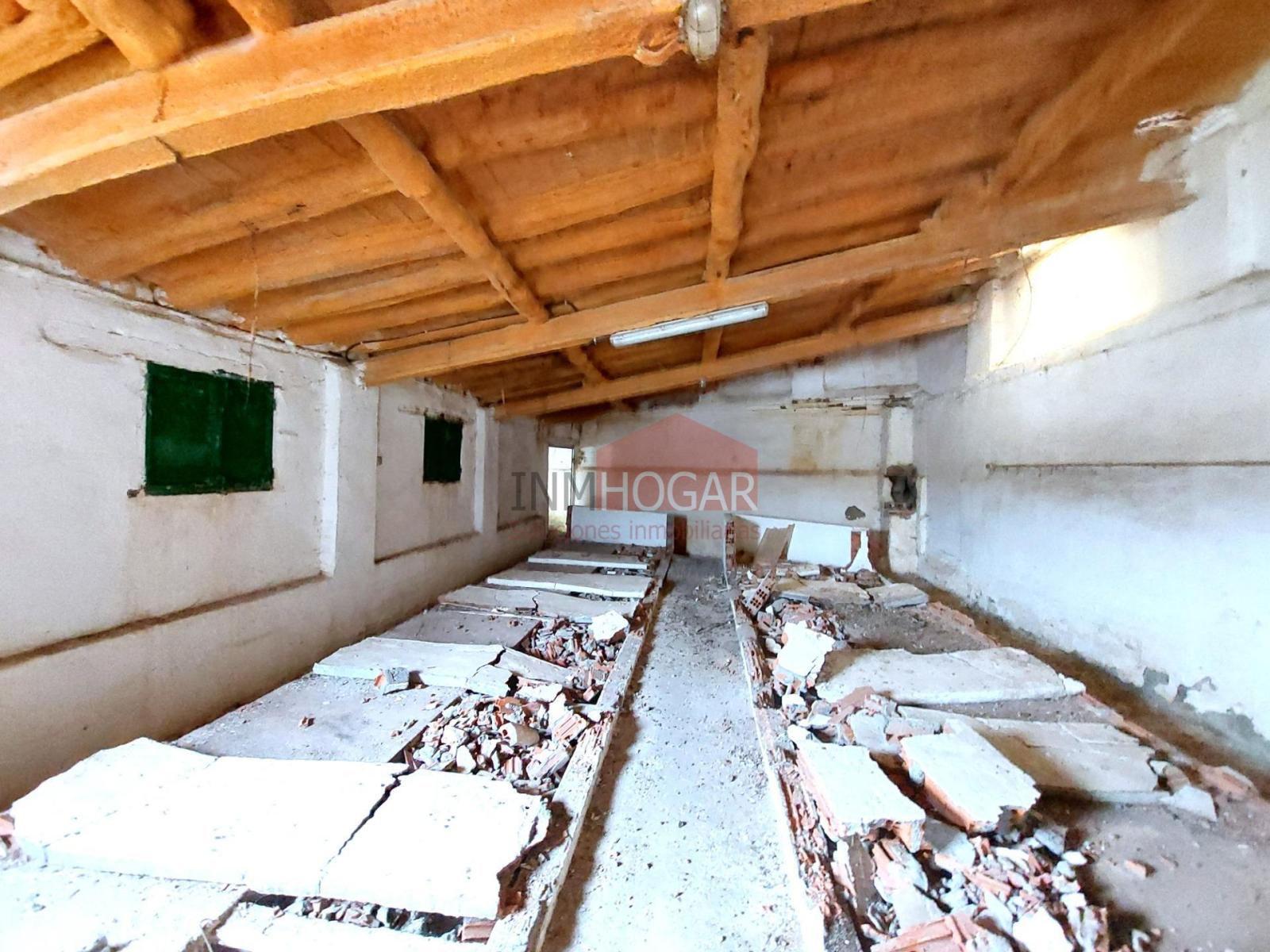 Nave en Venta en Adanero
