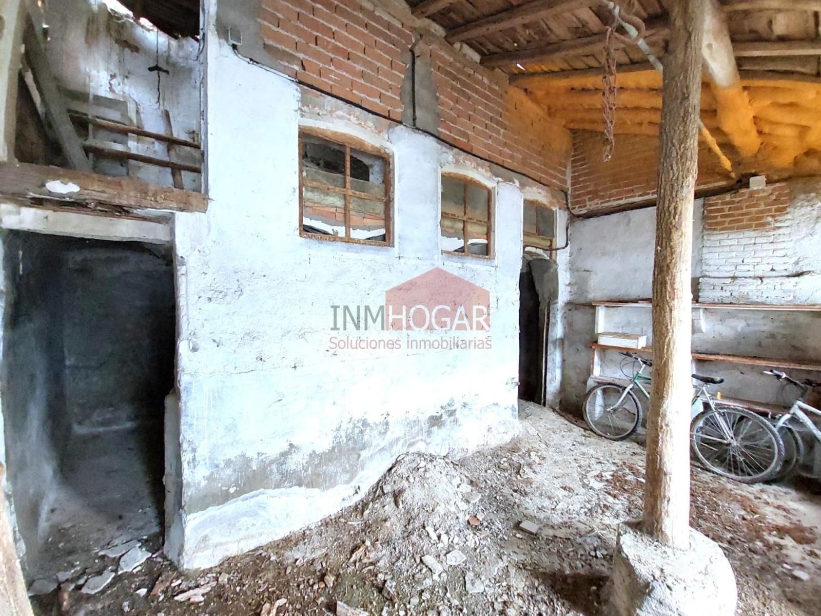 Nave en Venta en Adanero