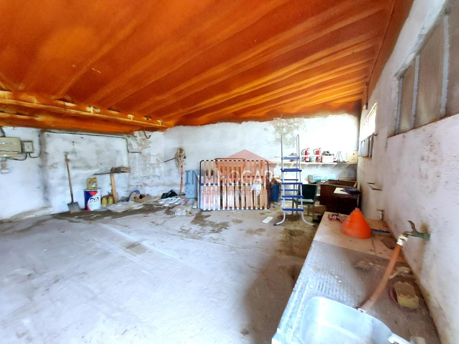 Nave en Venta en Adanero