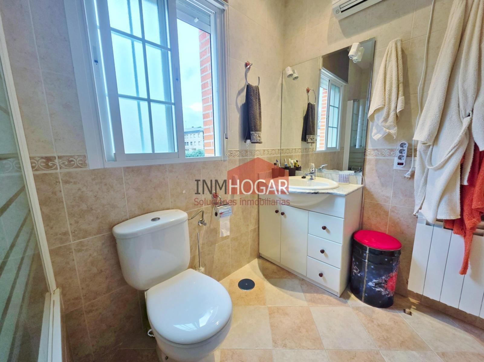 Adosado en Venta en Navaluenga