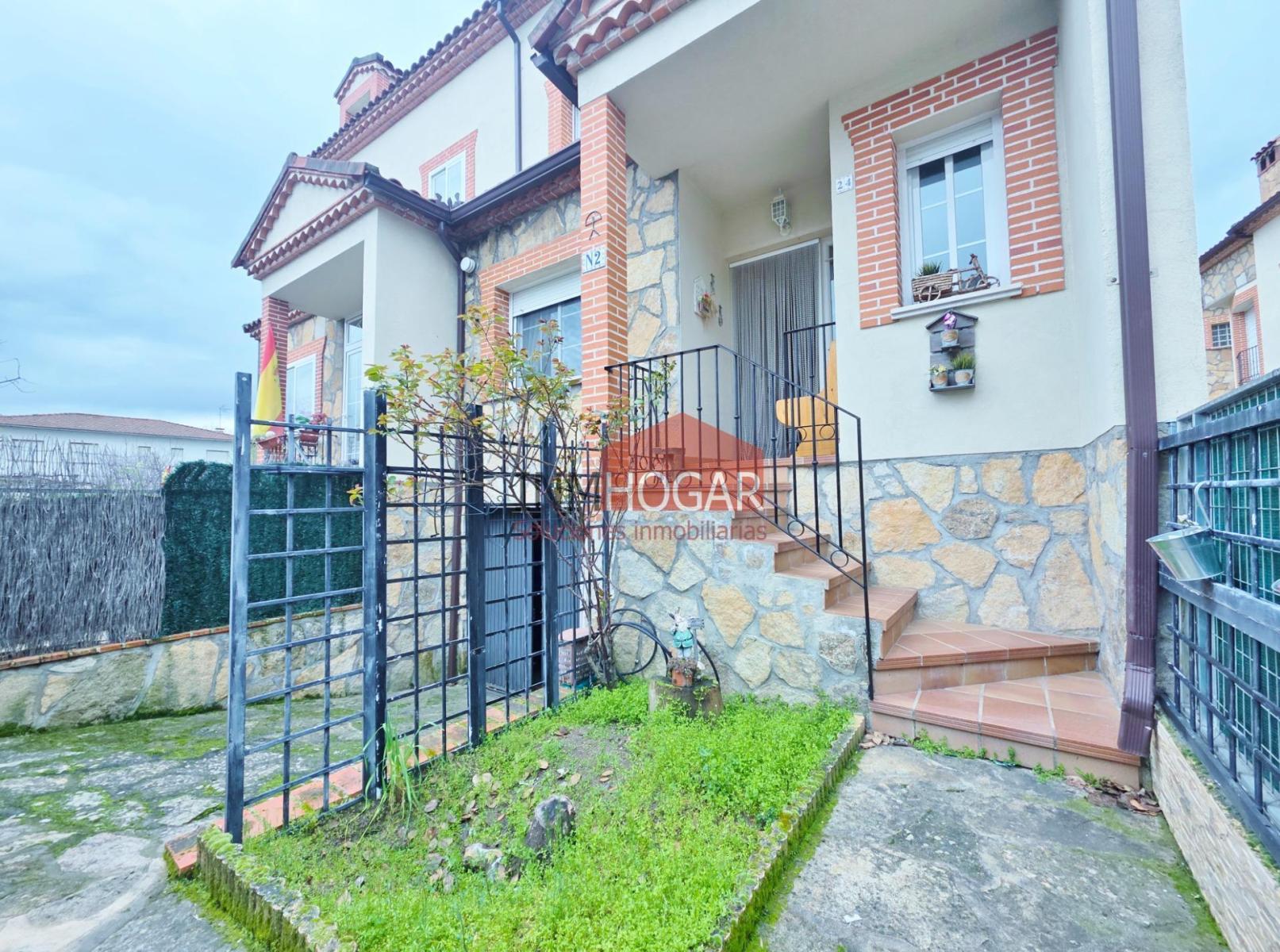 Adosado en Venta en Navaluenga