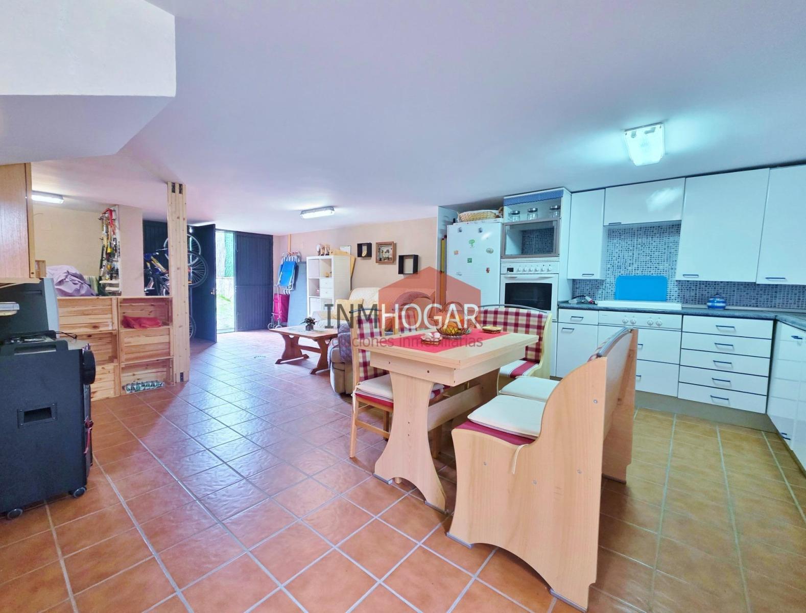 Adosado en Venta en Navaluenga